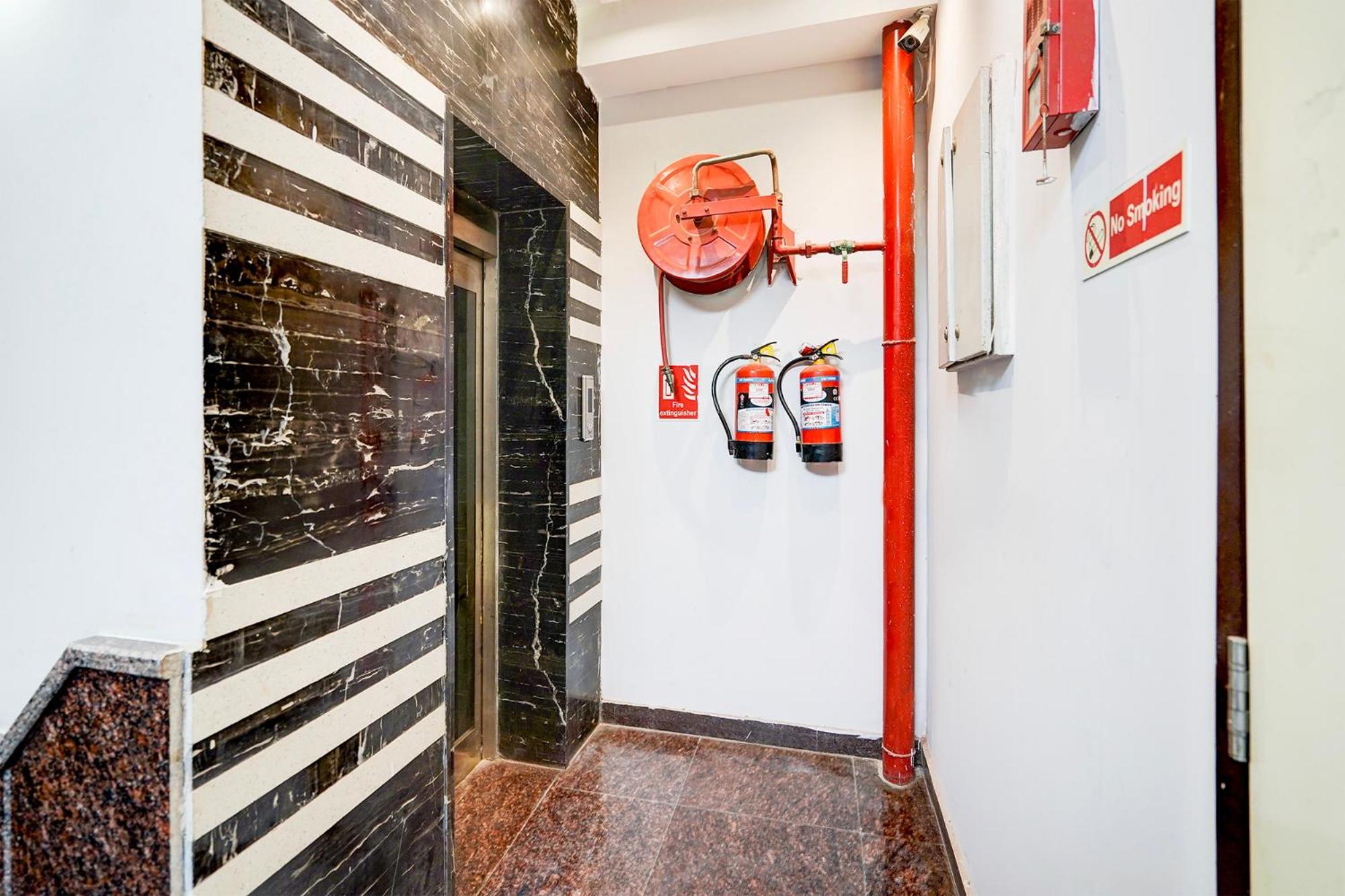 Fabhotel Season Grand Дели Экстерьер фото