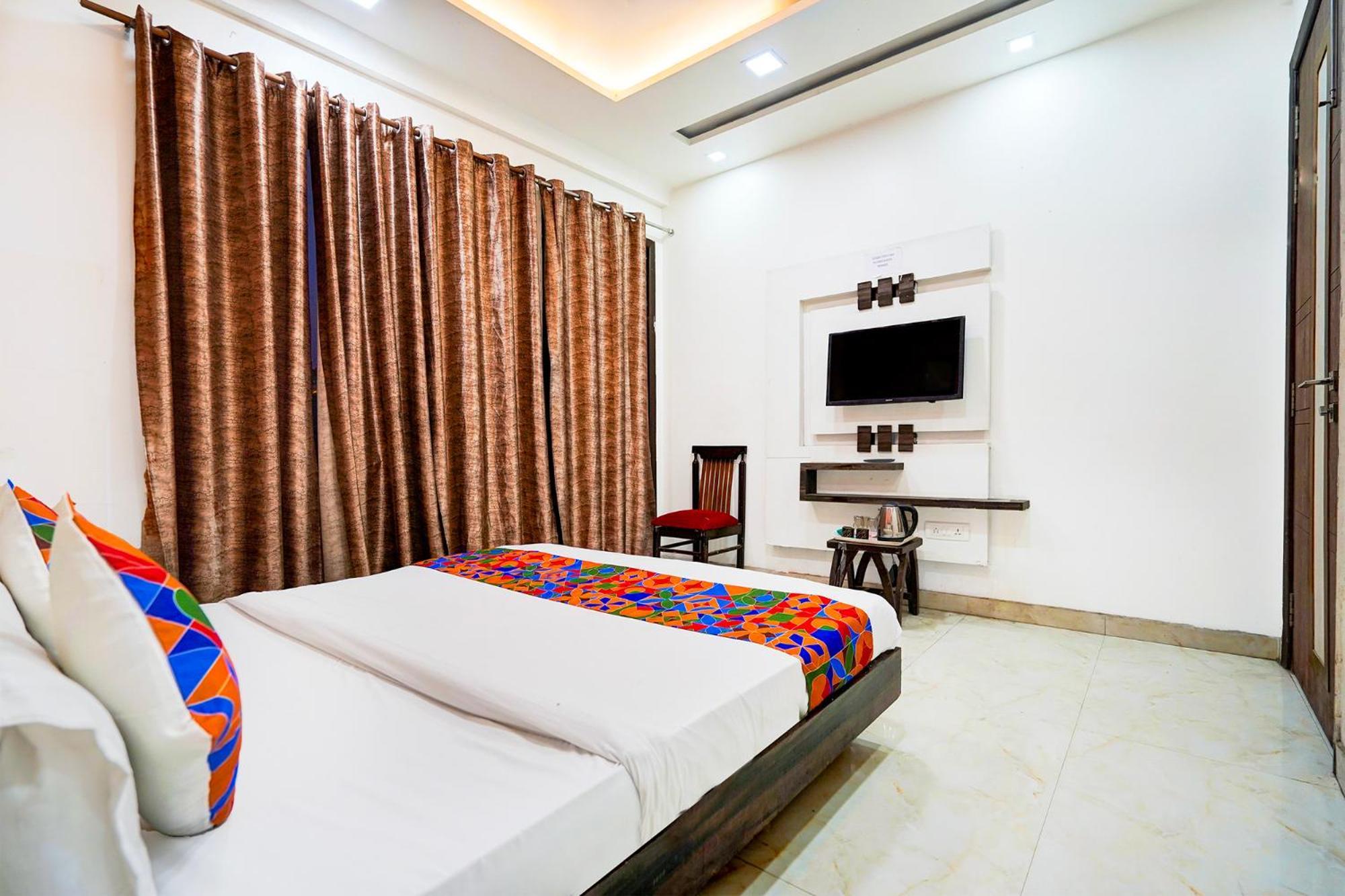 Fabhotel Season Grand Дели Экстерьер фото