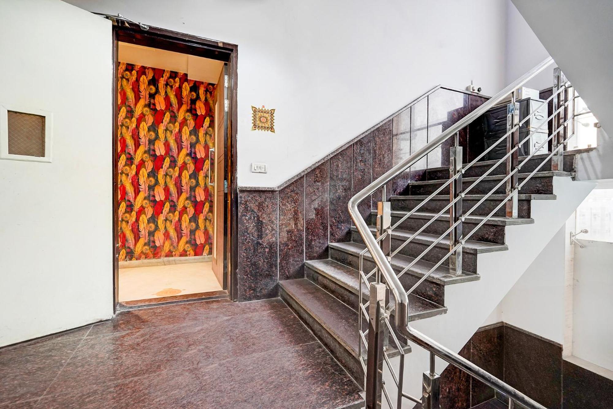 Fabhotel Season Grand Дели Экстерьер фото