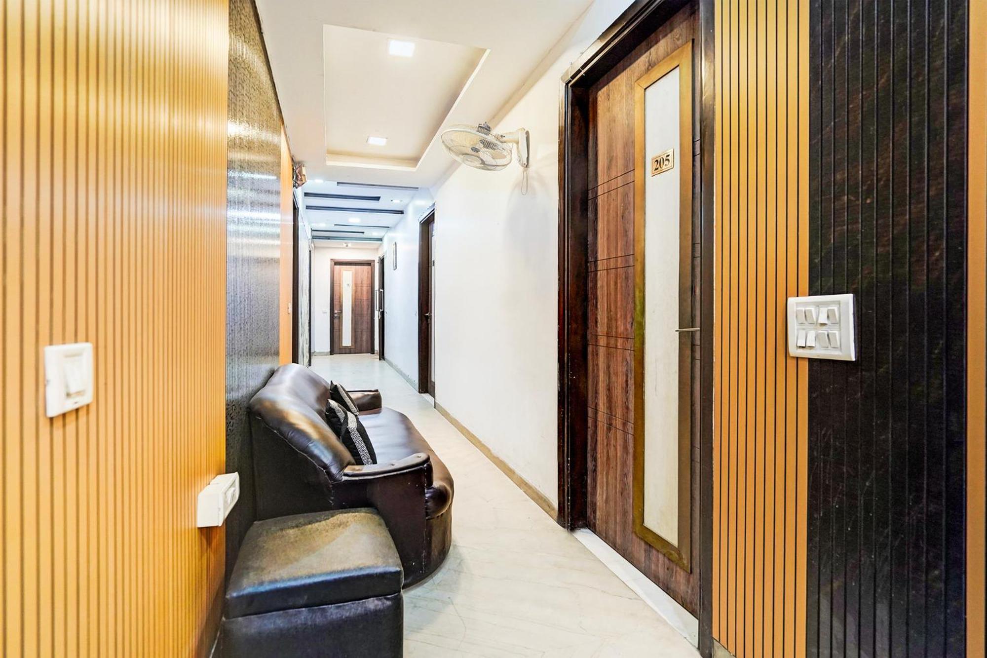 Fabhotel Season Grand Дели Экстерьер фото