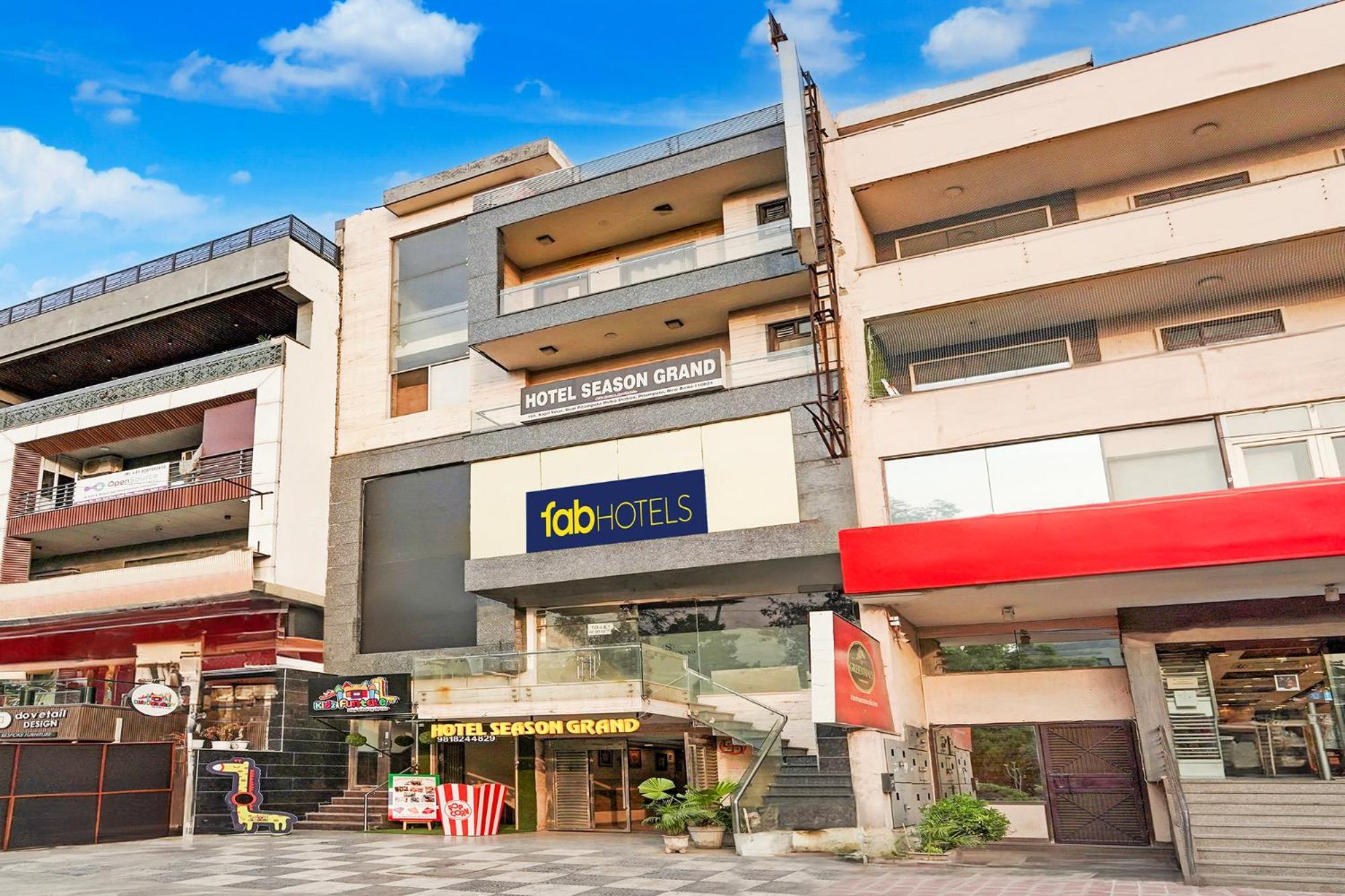 Fabhotel Season Grand Дели Экстерьер фото